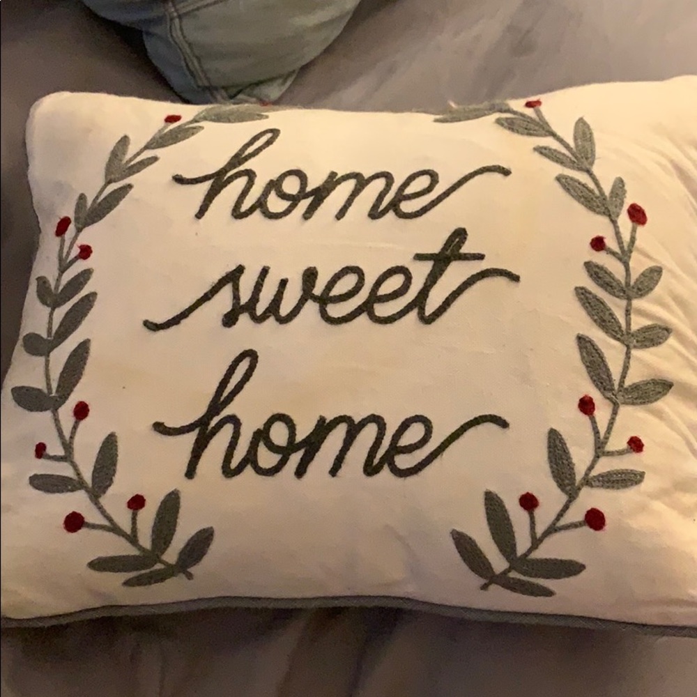 🎉🎉HOST PICK🎉🎉”Home Sweet Home” Accent Pillow